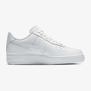 White air forces size 7 youth (9 in women’s)